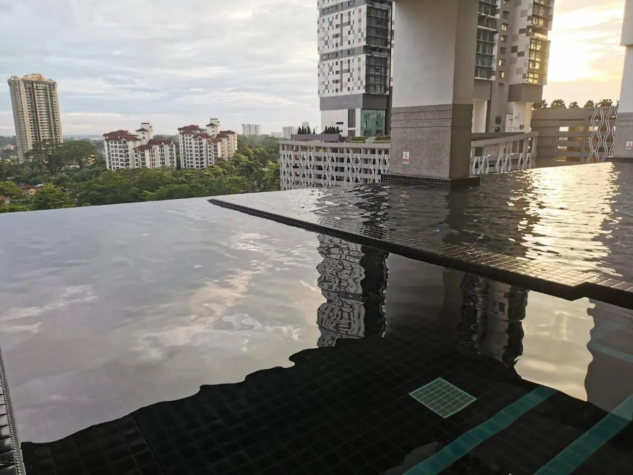 Apartment Twin Galaxy Studio 4Pax With Balcony Wifi Youtube Netflix Johor Bahru