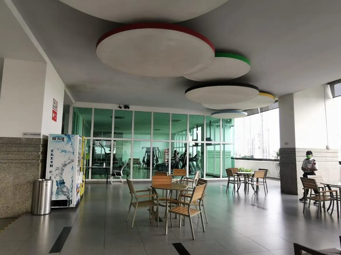 Twin Galaxy Studio 4Pax With Balcony Wifi Youtube Netflix Johor Bahru Apartment