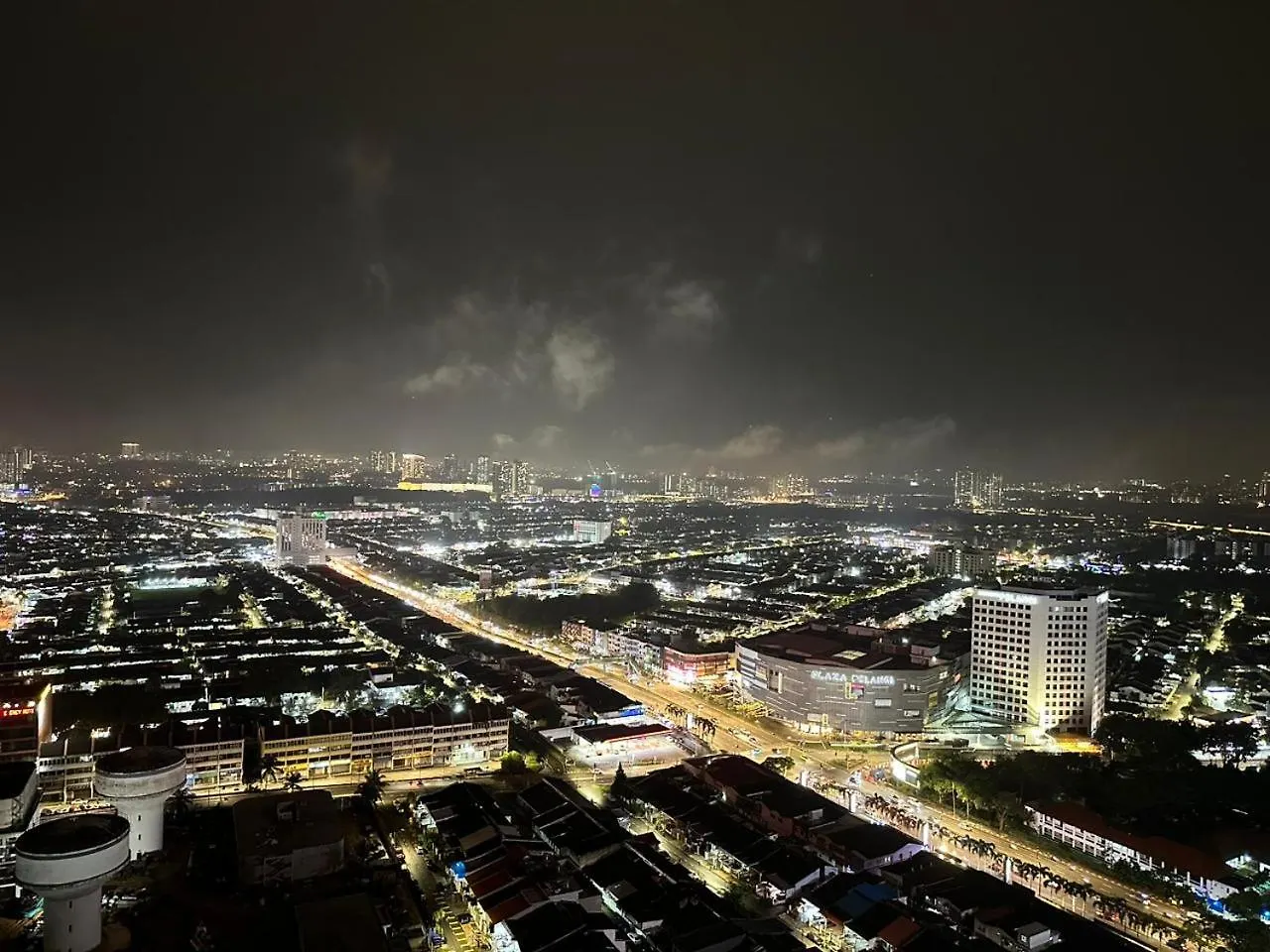 Twin Galaxy Studio 4Pax With Balcony Wifi Youtube Netflix Johor Bahru
