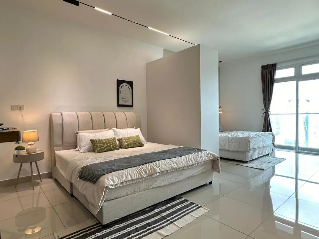 Twin Galaxy Studio 4Pax With Balcony Wifi Youtube Netflix Johor Bahru 0*,